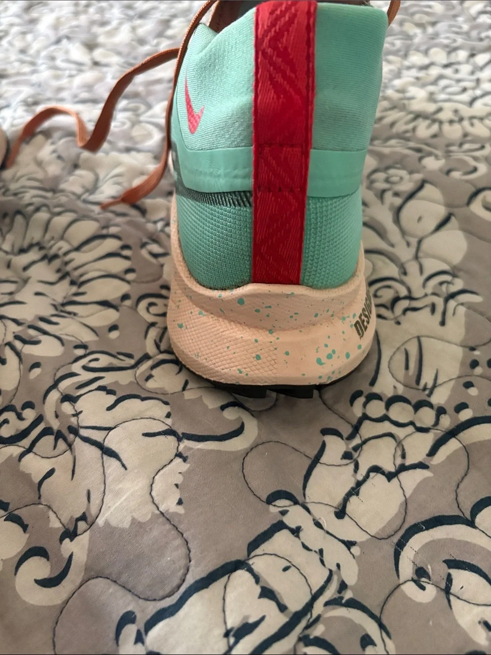 Nike Women’s size 7 trail, Goretext running Shoes in Emerald rise/Amber Brown